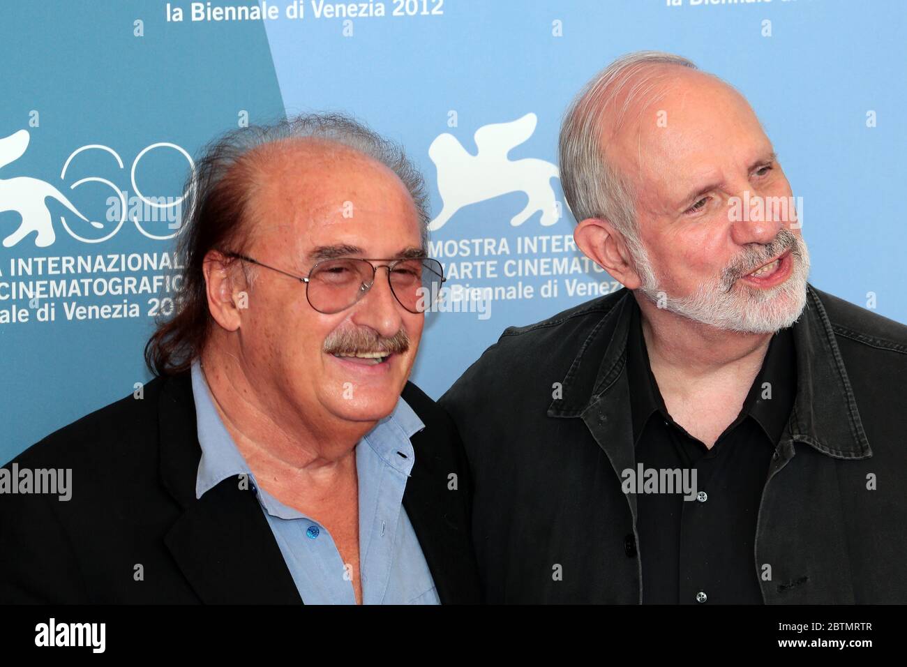 VENEZIA, ITALIA - 07 SETTEMBRE: Pino Donaggio e Brian De Palma partecipano alla Photocall 'Passion' durante il 69° Festival del Cinema di Venezia il 7 settembre 2012 Foto Stock