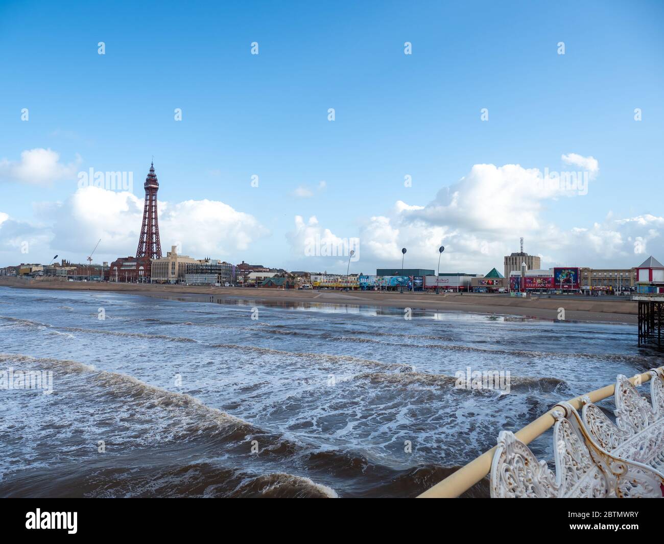 Blackpool Tourist Seafront Beach North Pier in Lancashire Inghilterra Gran Bretagna Foto Stock