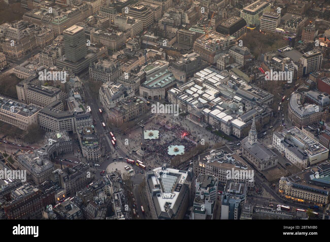 Veduta aerea di Trafalgar Square a Londra al Dusk Foto Stock