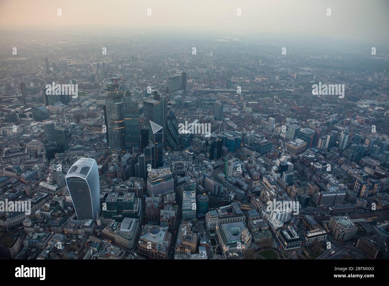 Veduta aerea della Città di Londra al tramonto Foto Stock
