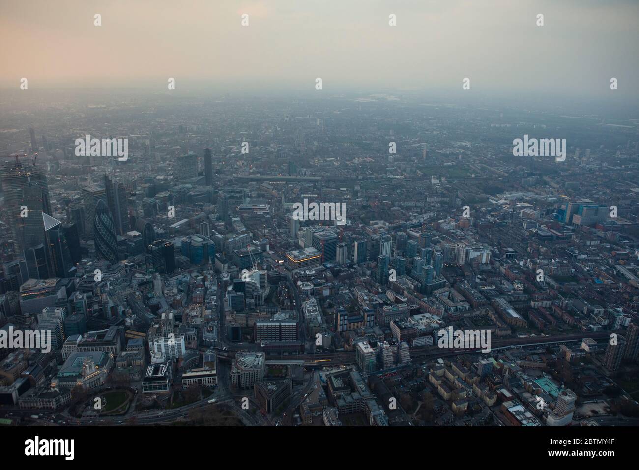 Vista aerea intorno al quartiere finanziario di Londra, Regno Unito Foto Stock