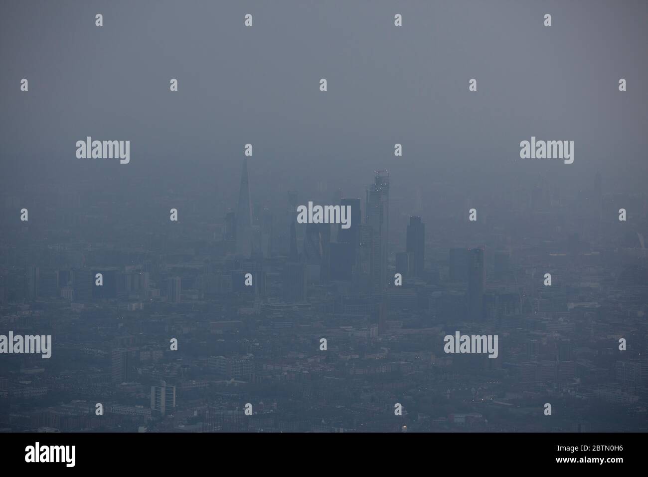 Vista aerea del tramonto del quartiere finanziario di Londra Foto Stock