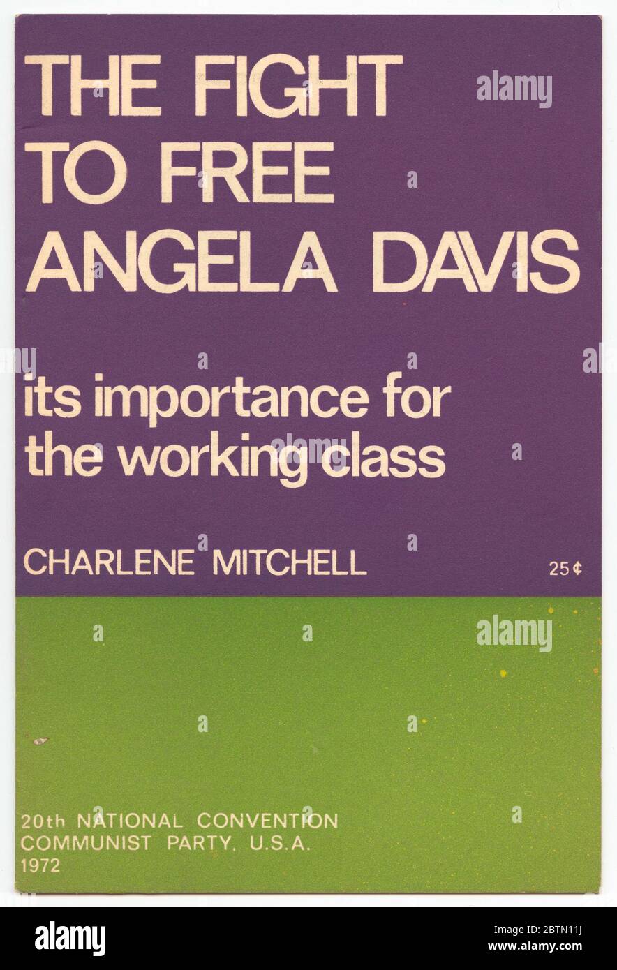 La lotta alla libera Angela Davis la sua importanza per la classe operaia. Il volantino è costituito da una stampa bianca su sfondo nero e verde.trascritto da volontari digitali Foto Stock