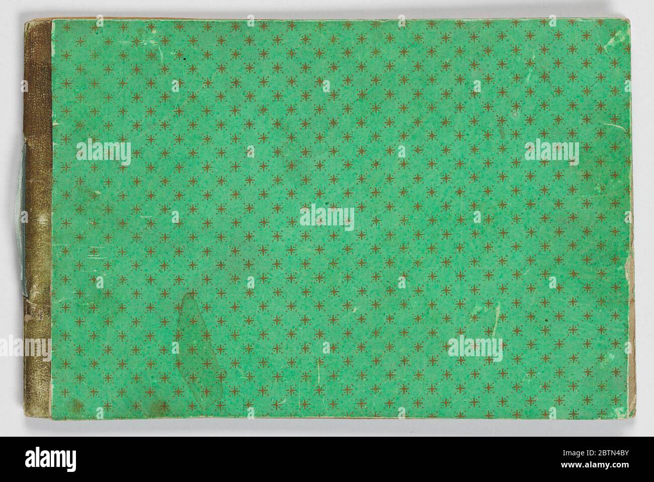 Album di PaperBound di Silhouette. Ricerca in ProgressTen sagome di scene di genere, bambini e putti in varie occupazioni. La carta di fine porta l'iscrizione: 'Harry W. A. Littledale / dal suo Grand-mam affettzionale'. (Una nota afferma che Littledale sedette per il suo ritratto di silhouette ad A. Foto Stock