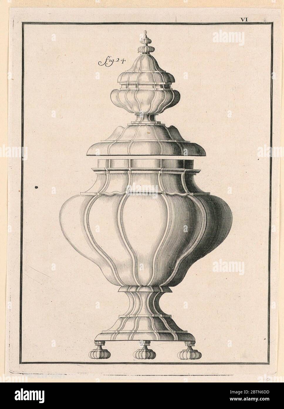 Piatto 6 da Recueil douvrages curieux de mathmatique et de mcanique ou description du cabinet de Monsieur Grollier de Servire. Ricerca in Progressa progettazione per un'urna, probabilmente da effettuare in metallo o avorio. Il design è in creste che corrono verticalmente l'altezza dell'urna. L'urna ha tre piccole gambe alla base. Scopo sconosciuto. Foto Stock