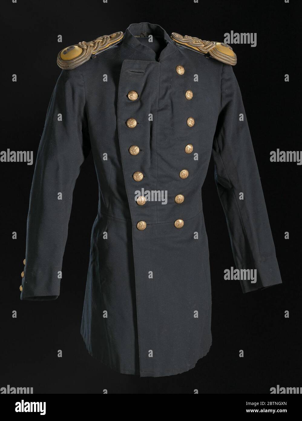 US Army M1879 ufficiali junior vestito da John Hanks Alexander. Un vestito di ufficiale junior M-1879 di lana blu navy (a) vestito uniforme da John Hanks Alexander della nona Cavalleria degli Stati Uniti con due nodi di spalla (b, c). Foto Stock