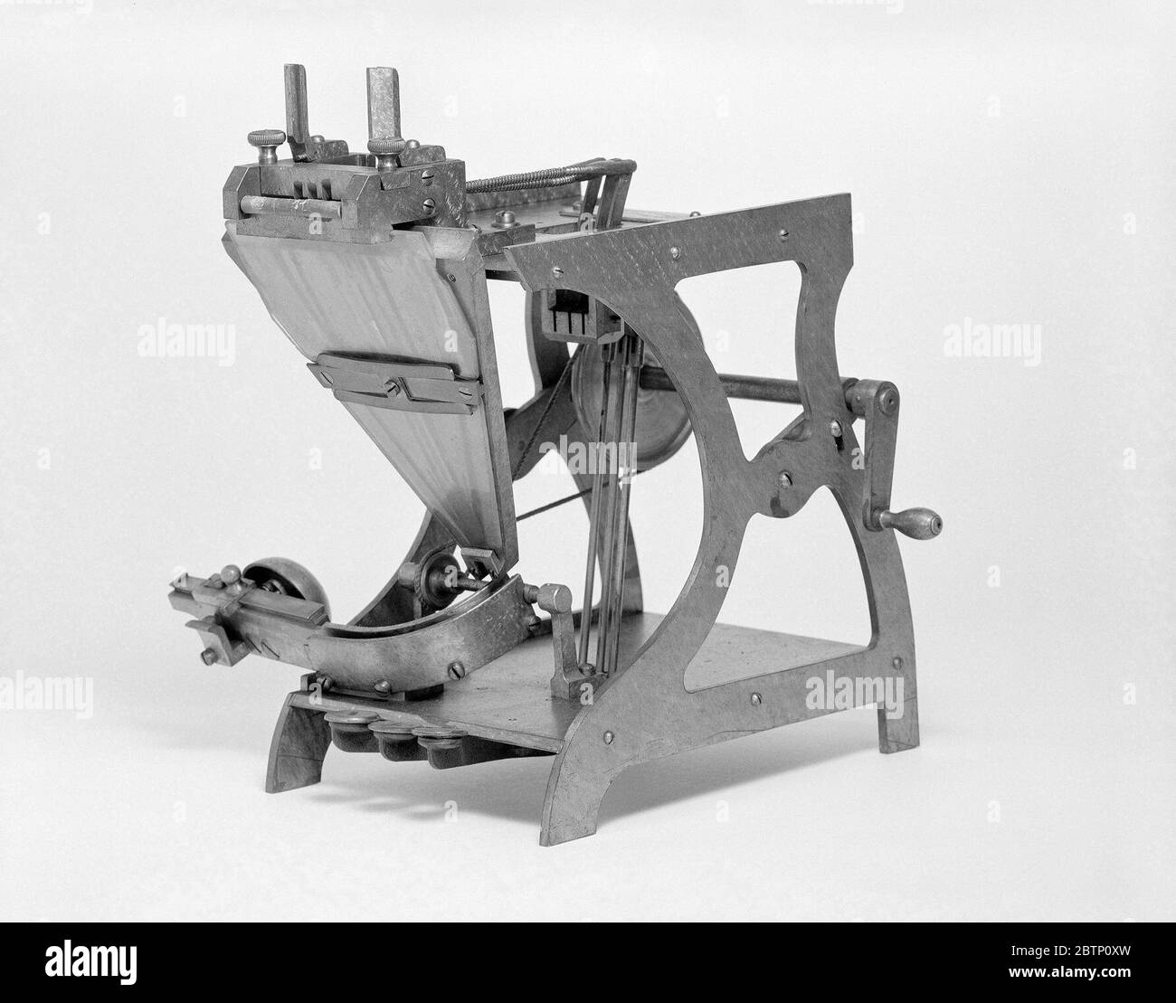 Modello di brevetto di aTypesetting Machine. Questo modello di brevetto dimostra un'invenzione per una macchina per la composizione tipografica che è stata concessa con il numero di brevetto 174916. Foto Stock