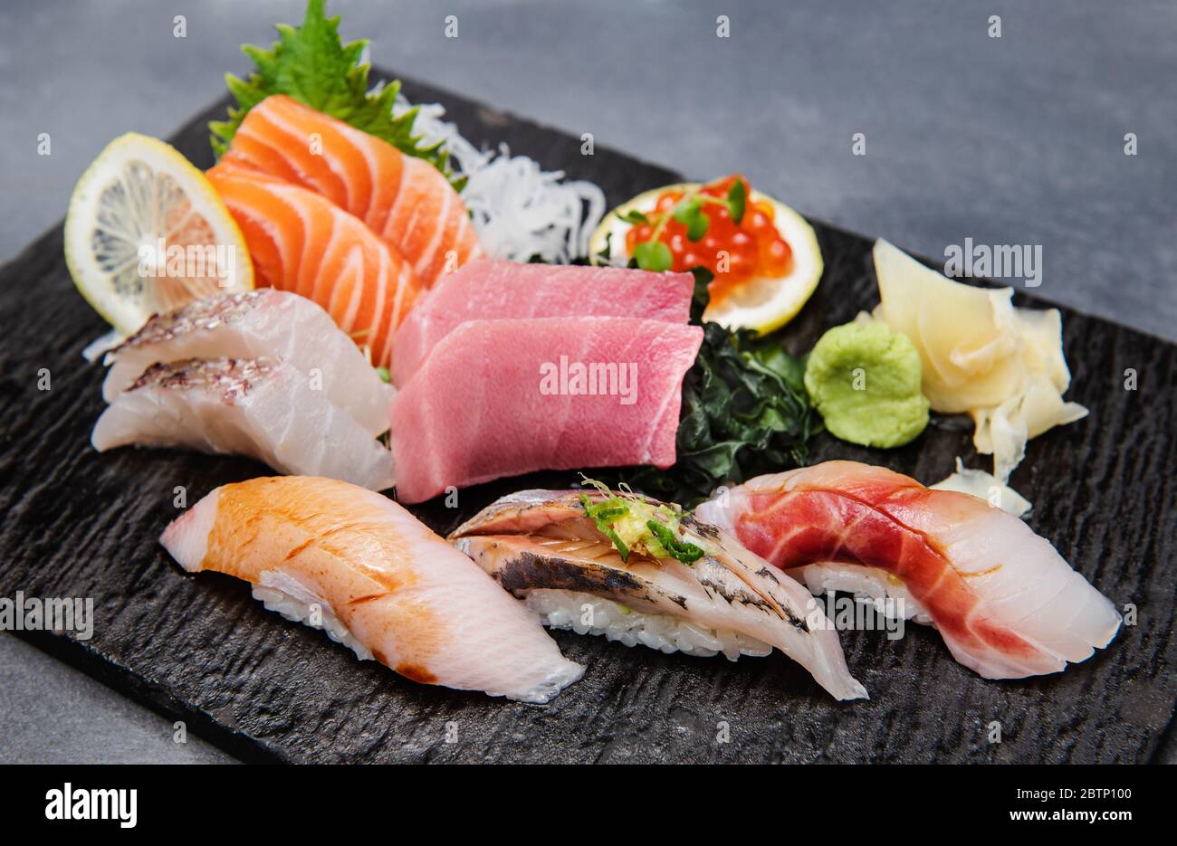 Piatto di sushi Foto Stock