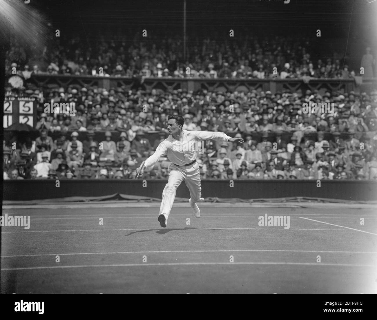 Tennis in prato a Wimbledon . Brugnon in gioco . 22 giugno 1927 Foto Stock