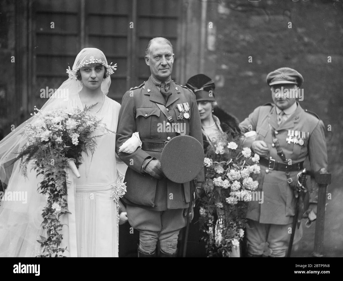 Matrimonio . Il matrimonio si è svolto presso la Cappella reale del signor V Beveridge e la Contessa Julieta Fera de Cerrini . Sposa e sposo . 1 marzo 1927 Foto Stock