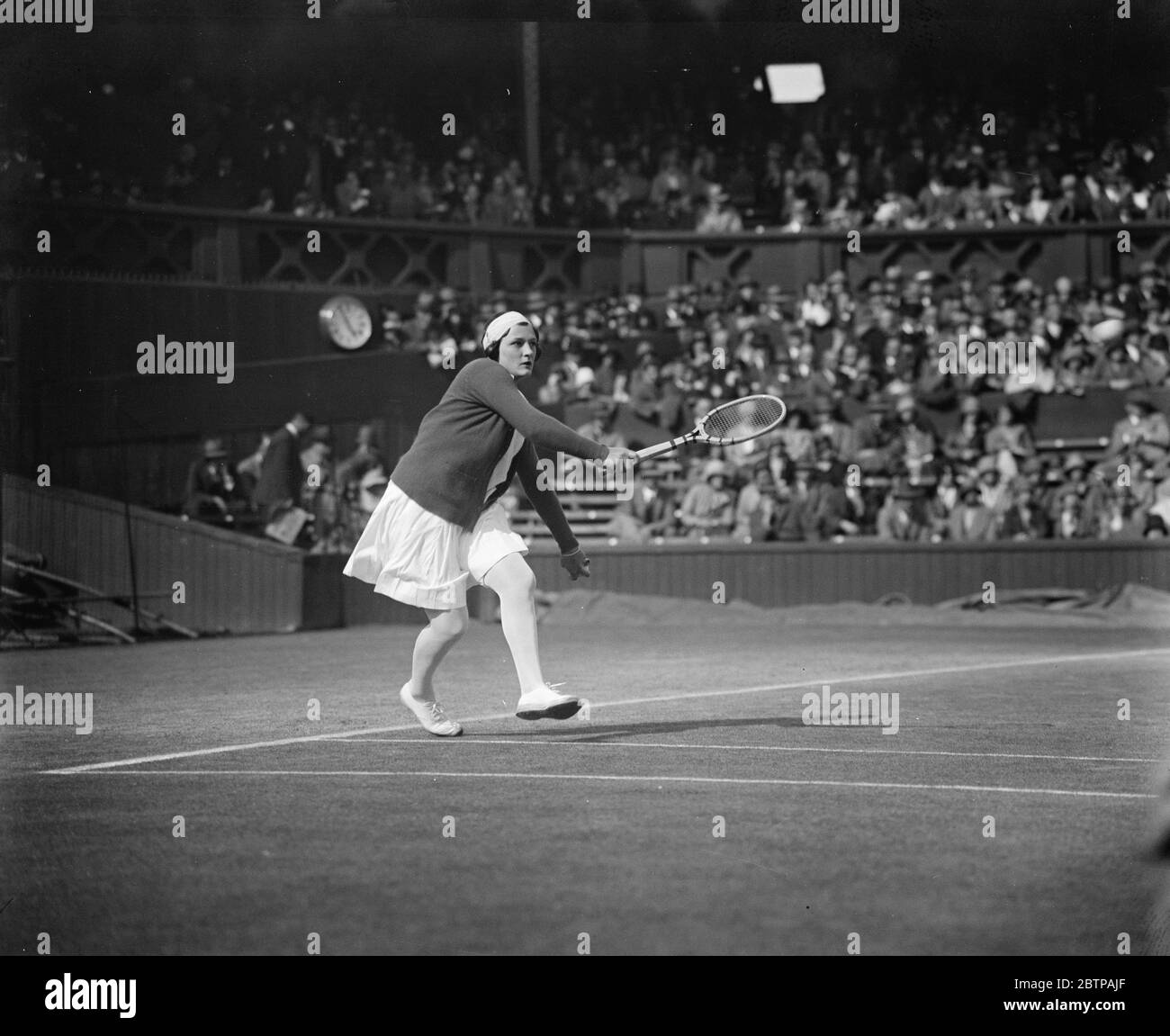 Tennis in prato a Wimbledon . Helen Jacobs in gioco .. 5 giugno 1929 Foto Stock