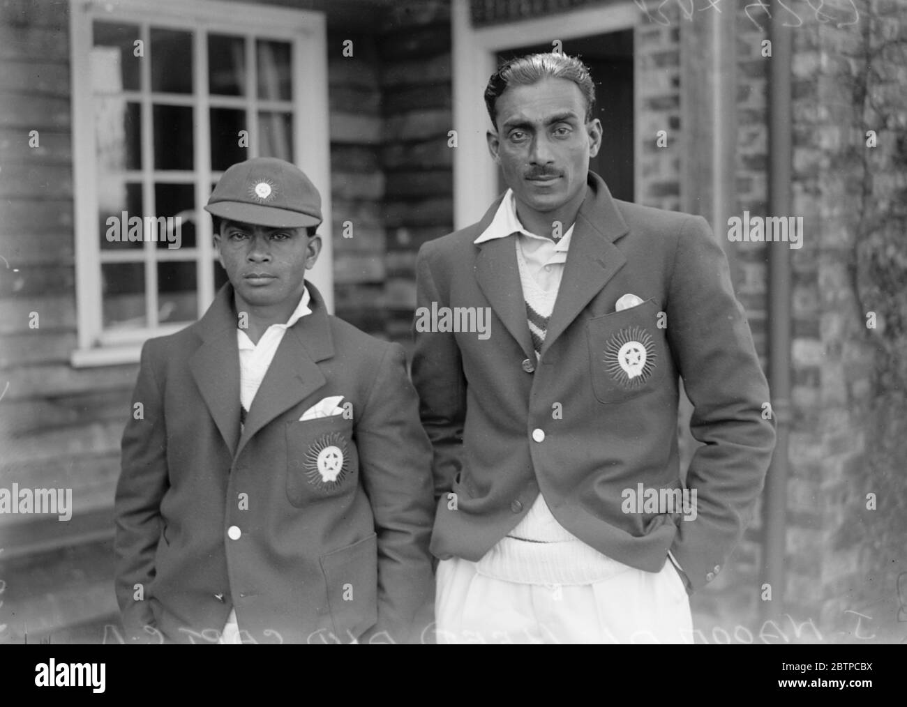 Cricketers indiani . J Naoomal (a sinistra) e il Capitano C R Nayadu. 1932 Foto Stock