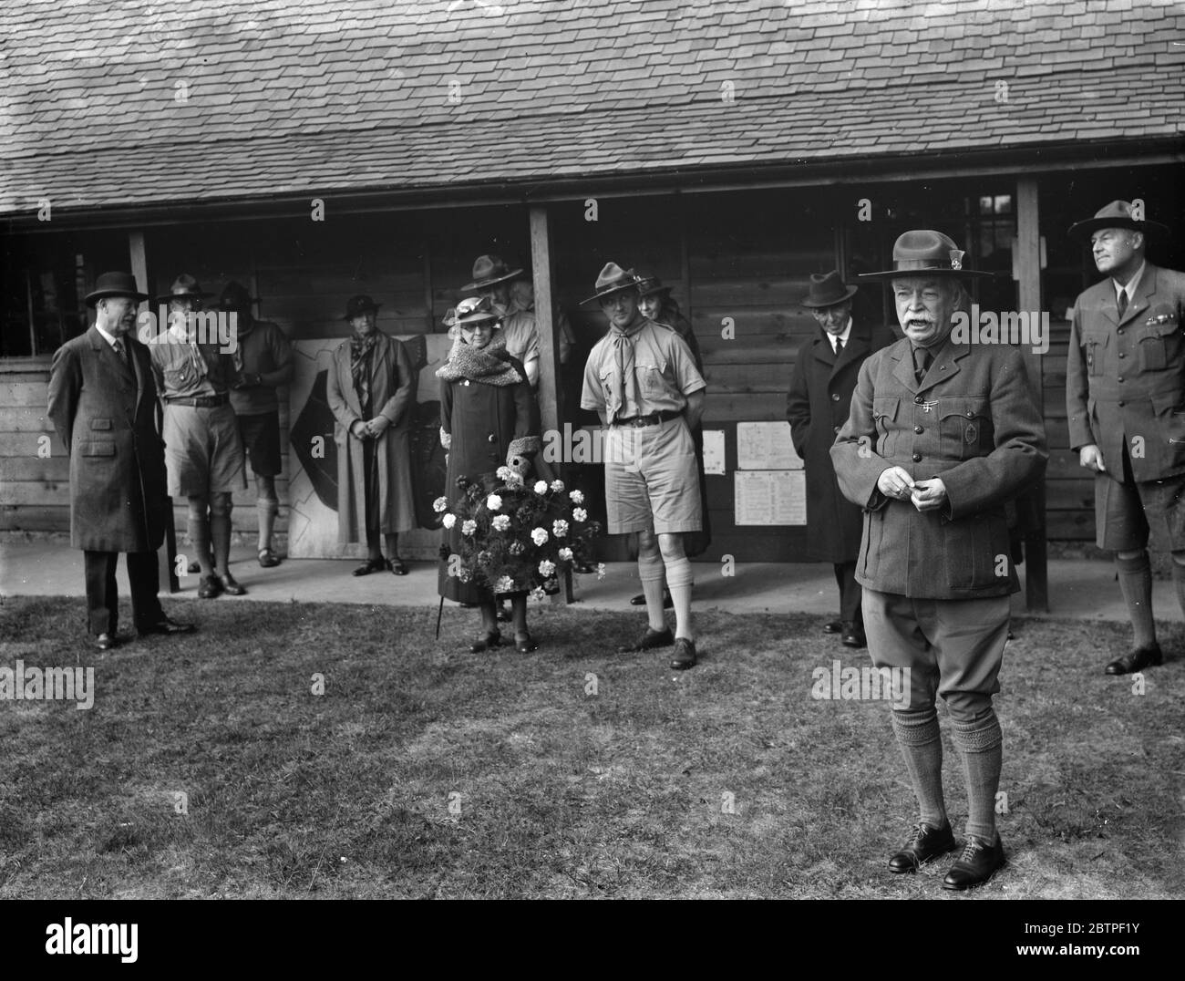 Sede centrale di Scouts a Downe . Parlare agli scout . 1936 Foto Stock