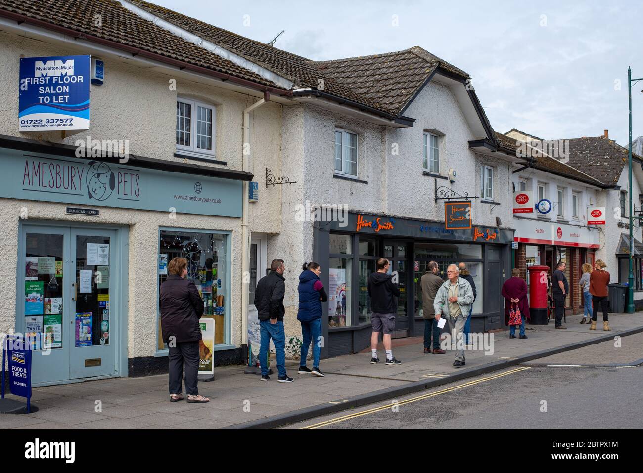 Aziende di Amesbury durante la chiusura di Coronavirus. Wiltshire, Inghilterra Foto Stock