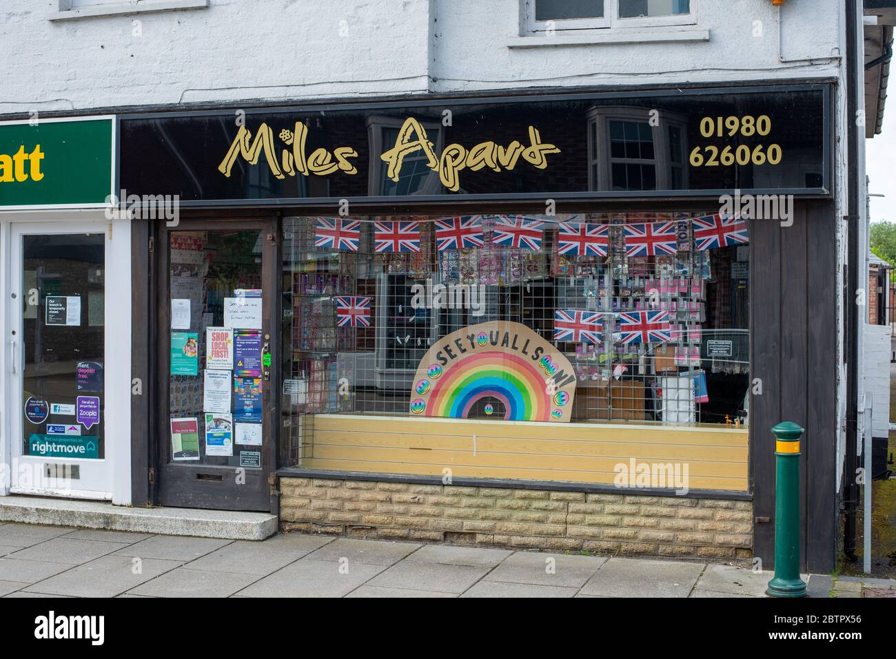 Aziende di Amesbury durante la chiusura di Coronavirus. Wiltshire, Inghilterra Foto Stock
