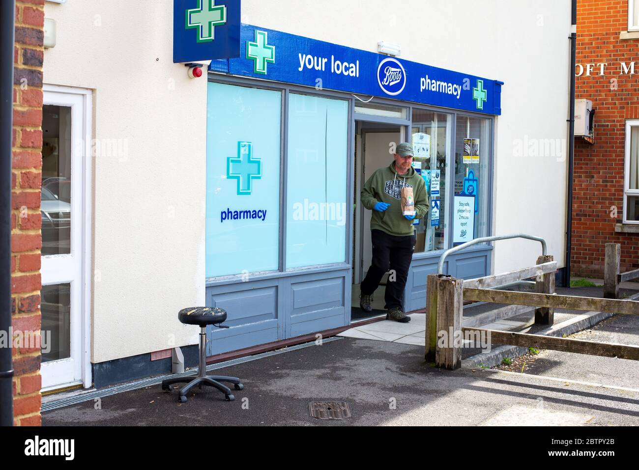 Aziende di Amesbury durante la chiusura di Coronavirus. Wiltshire, Inghilterra Foto Stock
