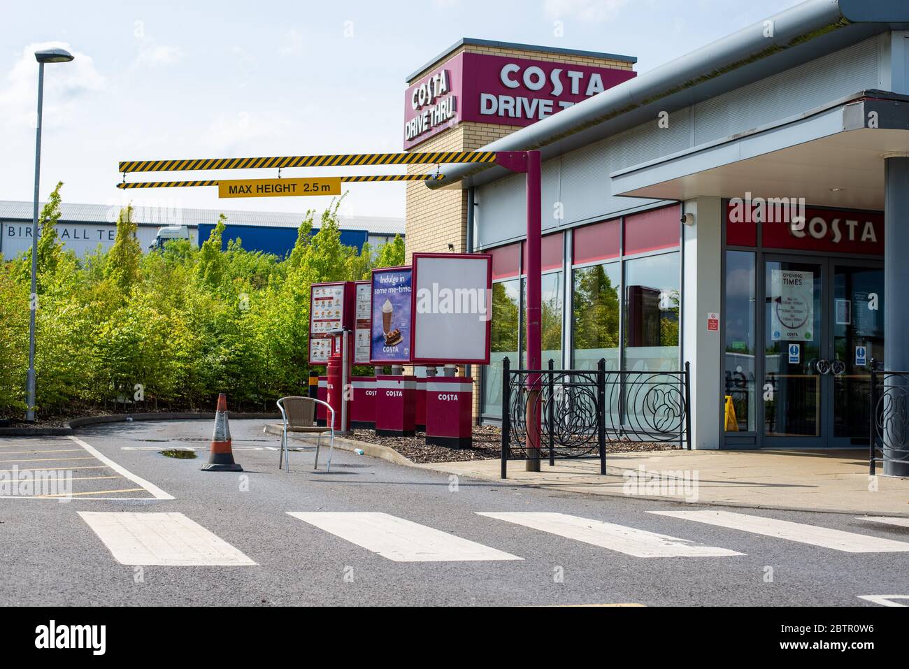Aziende di Amesbury durante la chiusura di Coronavirus. Wiltshire, Inghilterra Foto Stock