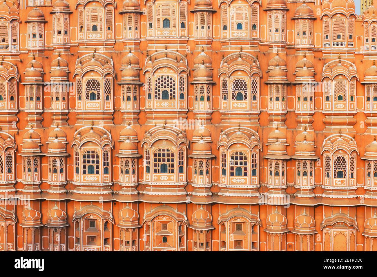 Famoso punto di riferimento indiano Rajasthan - Hawa Mahal palazzo (Palazzo dei Venti) facciata, Jaipur, Rajasthan, India Foto Stock