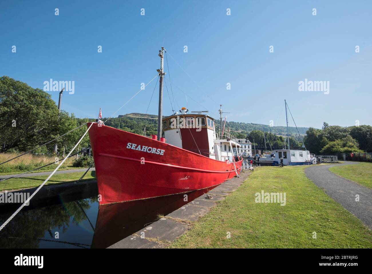 Ex nave di rilevamento, 'Seahorse' ormeggiato a Bowling Harbour, Forth & Clyde Canal. Foto Stock