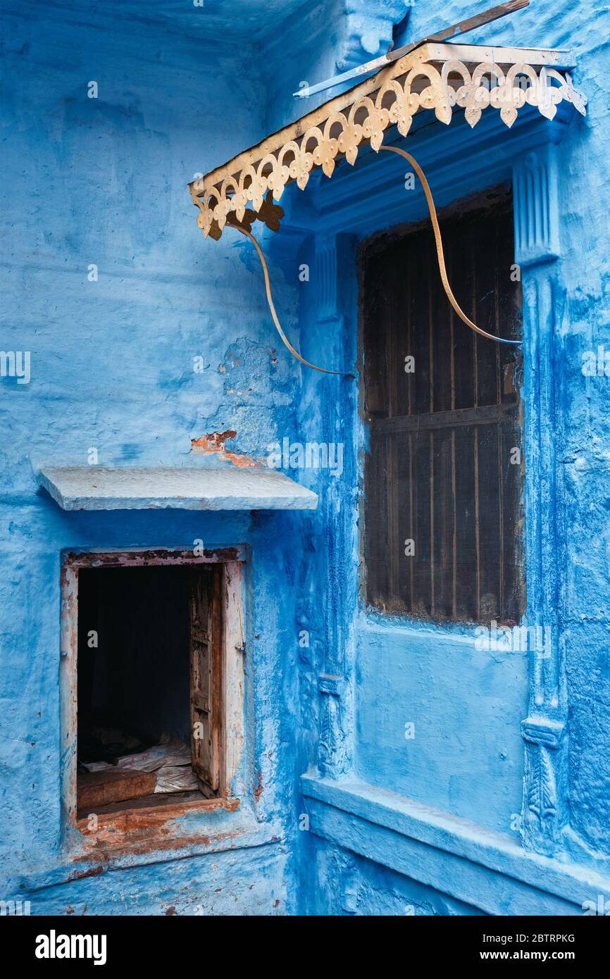 Case blu nelle strade di Jodhpur Foto Stock