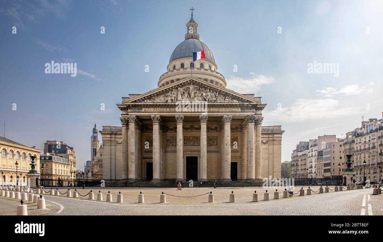 Parigi, Francia - 20 marzo 2020: 1° giorno di contenimento a causa del Covid-19 di fronte al Pantheon a Parigi Foto Stock