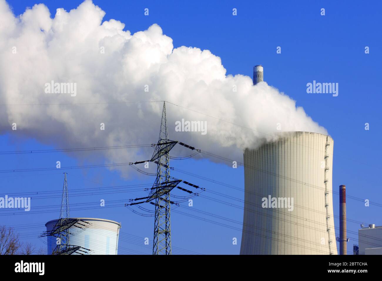 Deutschland, Hessen, Krotzenburg, Braunkohlekraftwerk Staudinger Foto Stock