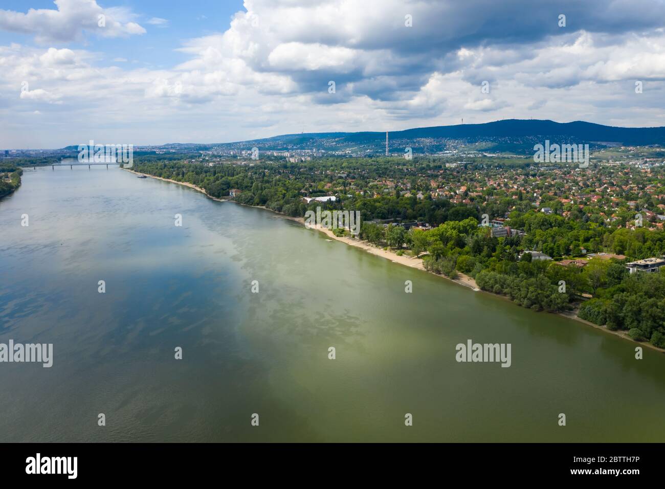 Costa Romana - la riva del Danubio a Budapest, Ungheria. Vista aerea in estate. Foto Stock