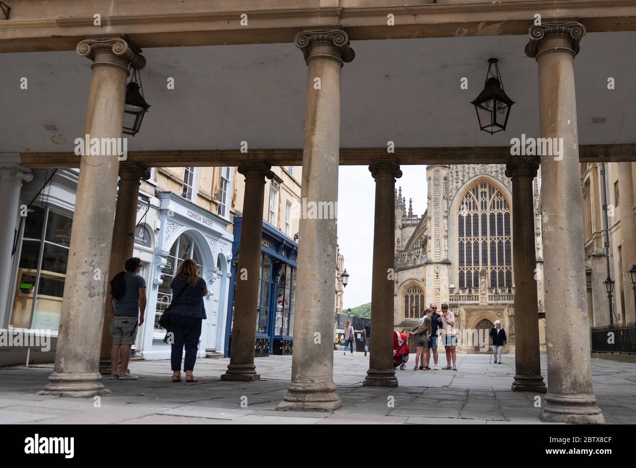 Bath, Somerset, Regno Unito. 17 maggio 2020. Bath vede un ritorno alla normalità tentativo dopo che le restrizioni di blocco sono attenuate mentre la gente del posto e i viaggiatori di giorno ritornano t Foto Stock