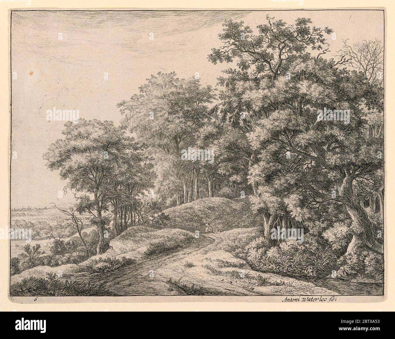 Paesaggio con due personaggi in una strada. La ricerca in Progressa strada corre attraverso un bosco denso. Al bordo di una radura due figure sono viste avvicinarsi su una collina ripida e bassa sulla strada. una vista aperta sulla sinistra. Foto Stock