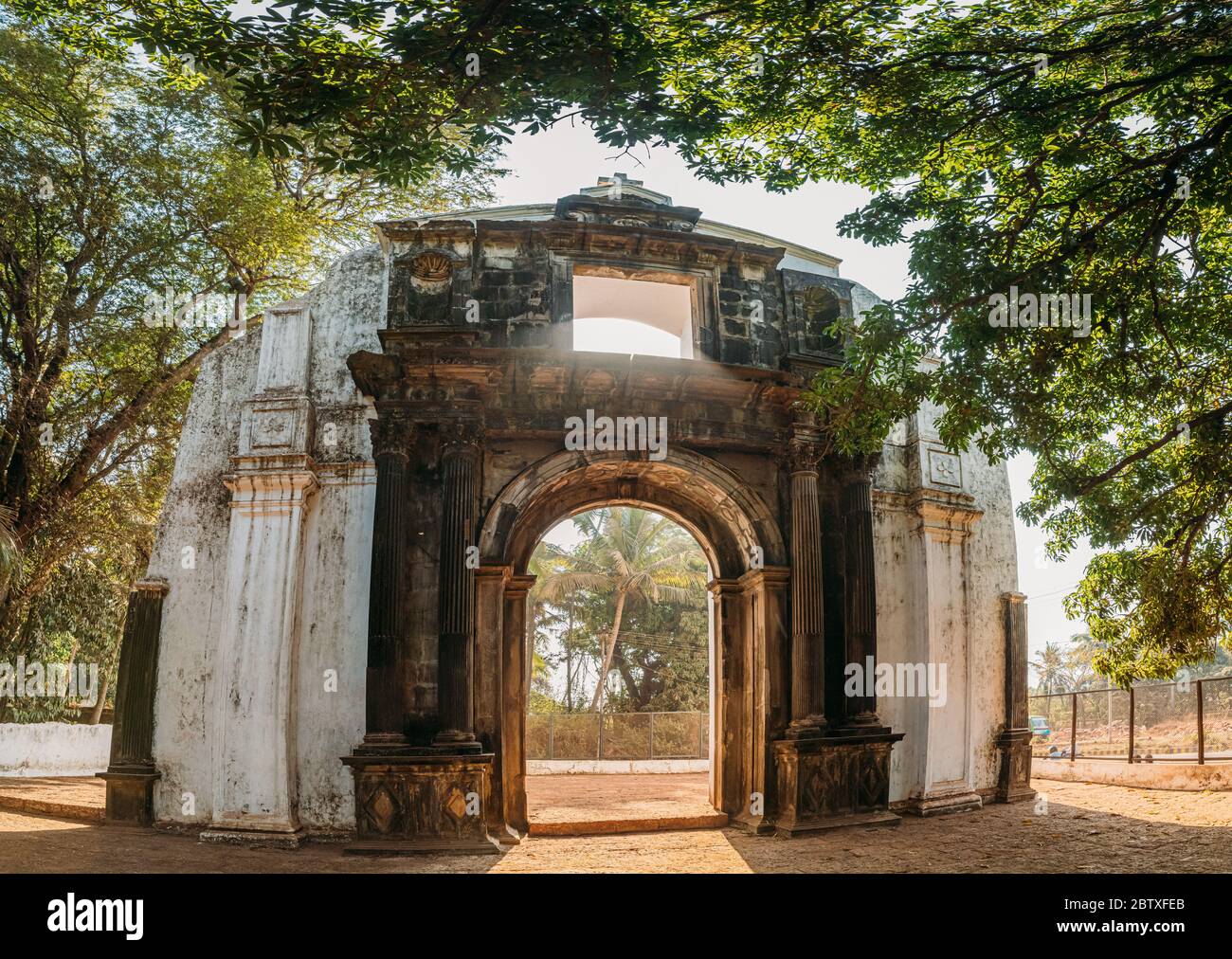 Old Goa, India. Old St. Paul's College Gate. Famoso monumento storico e patrimonio storico. Il St. Paul's College era UNA scuola gesuita, e poi College, trovato Foto Stock