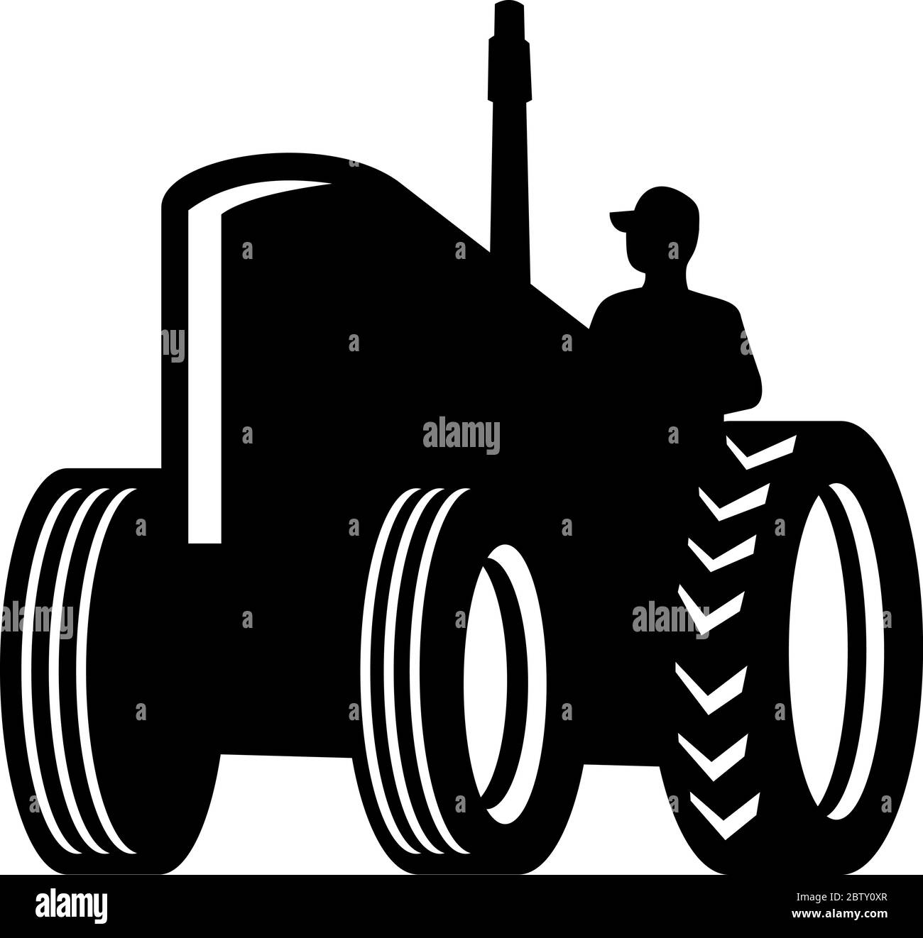 Illustrazione in stile retrò di una silhouette di un trattore agricolo d'epoca visto da un angolo basso su sfondo bianco isolato fatto in nero retrò e bianco Illustrazione Vettoriale