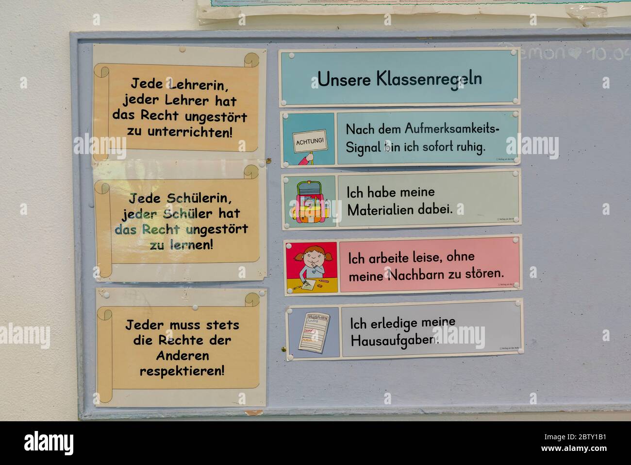 Classe di una vecchia scuola completa, tecnicamente e attrezzature non aggiornate, Essen, NRW, Germania Foto Stock