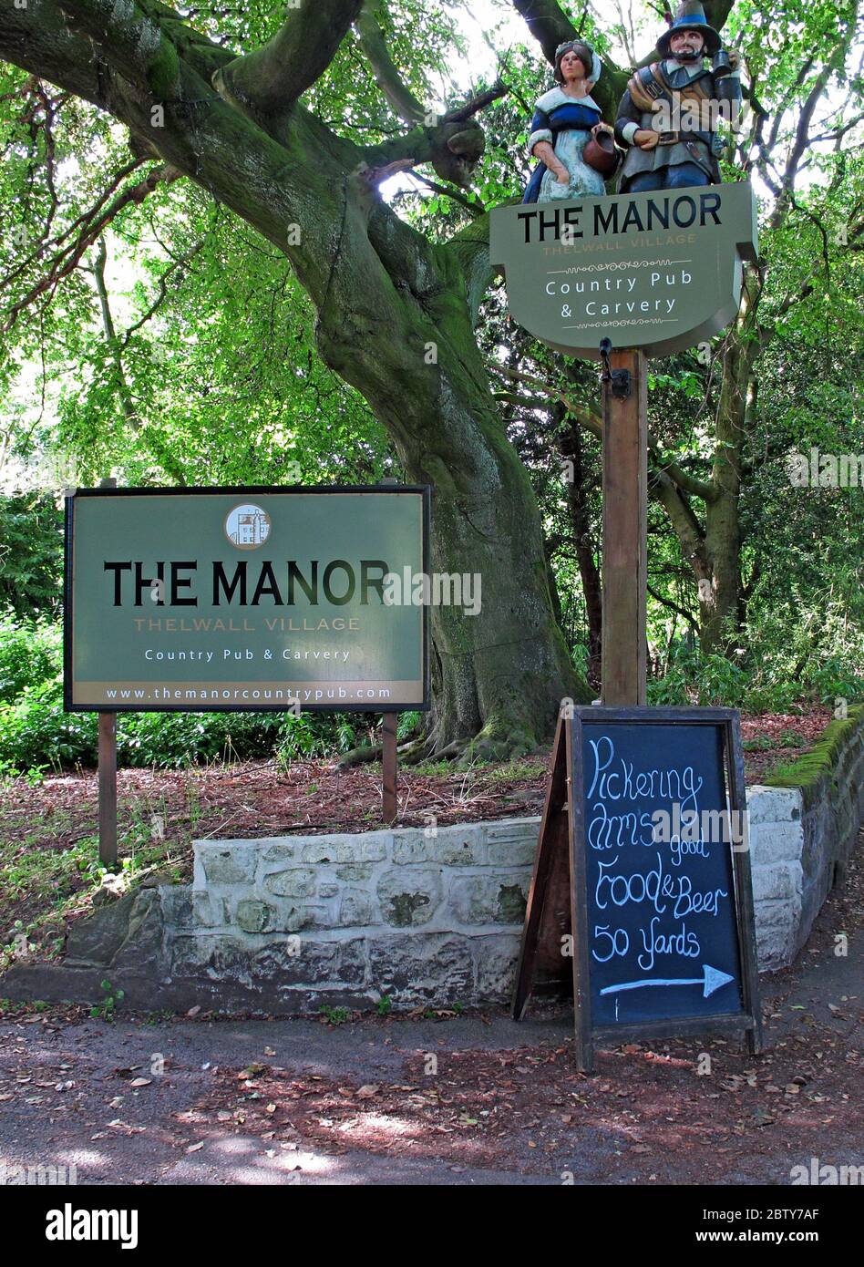 The Manor, Little Manor, Thelwall, pub, bar, country pub, e carvery, Real ale, Bell Lane, Thelwall, Warrington, Cheshire, Inghilterra, Regno Unito, WA4 2SX Foto Stock