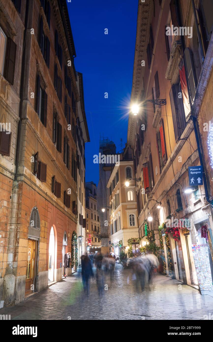 Via del Pantheon di notte, Roma, Lazio, Italia, Europa Foto Stock