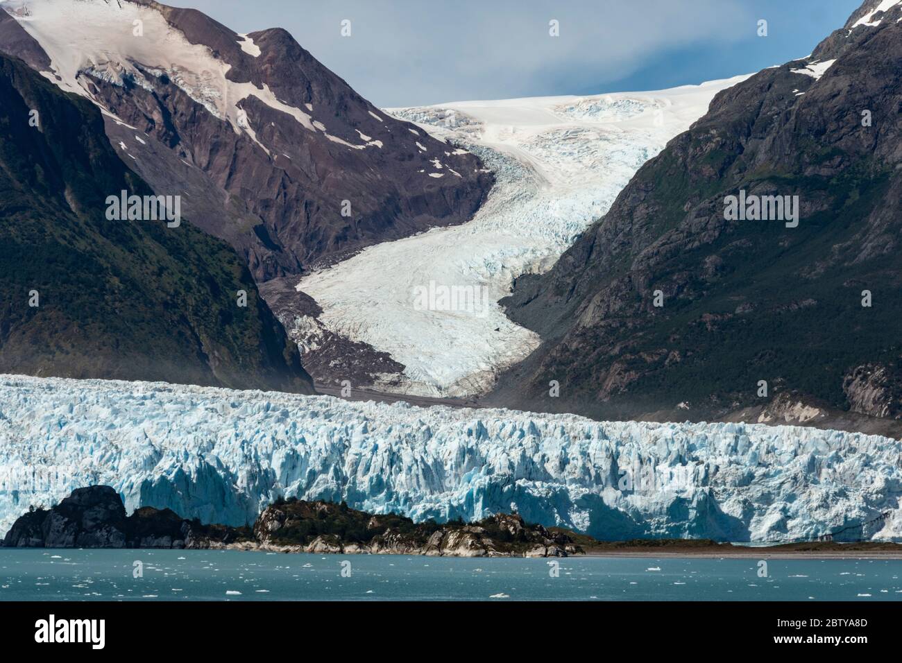 Fiordo di Amalia e ghiacciaio di Skua, fiordi cileni, Cile, Sud America Foto Stock