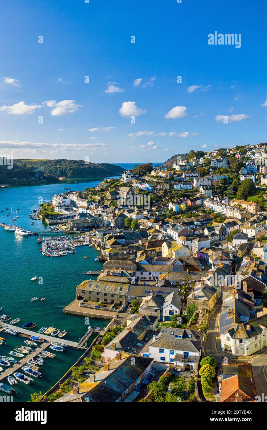 Veduta aerea di Salcombe sull'estuario di Kingsbridge, Devon, Inghilterra, Regno Unito, Europa Foto Stock