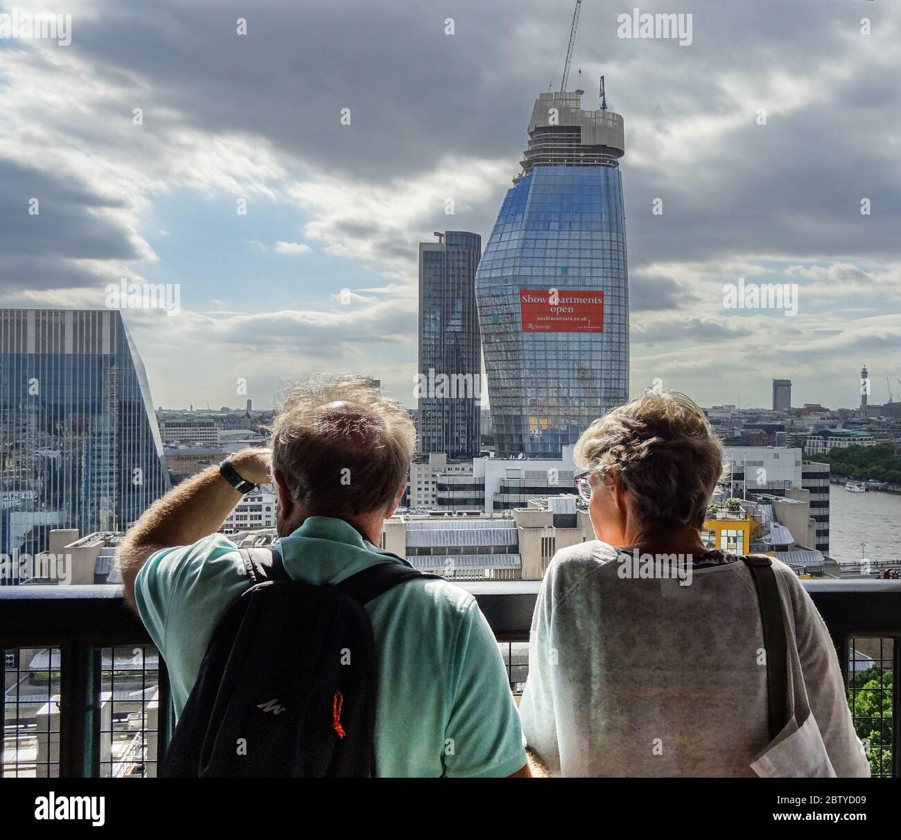 Un Blackfriars in costruzione (aka il Boomerang), Blackfriars Road, South Bank, Londra, SE1, Regno Unito Foto Stock