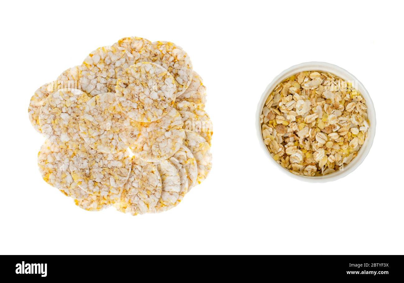 Cracker multi-cereale, concetto di alimentazione sana. Studio foto Foto Stock