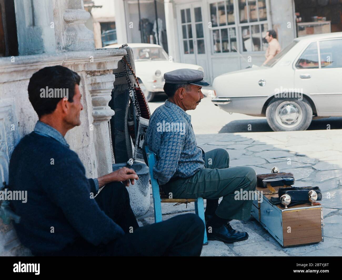 shiner Shoe a Chania, Creta, Grecia, foto nel 1976 Foto Stock