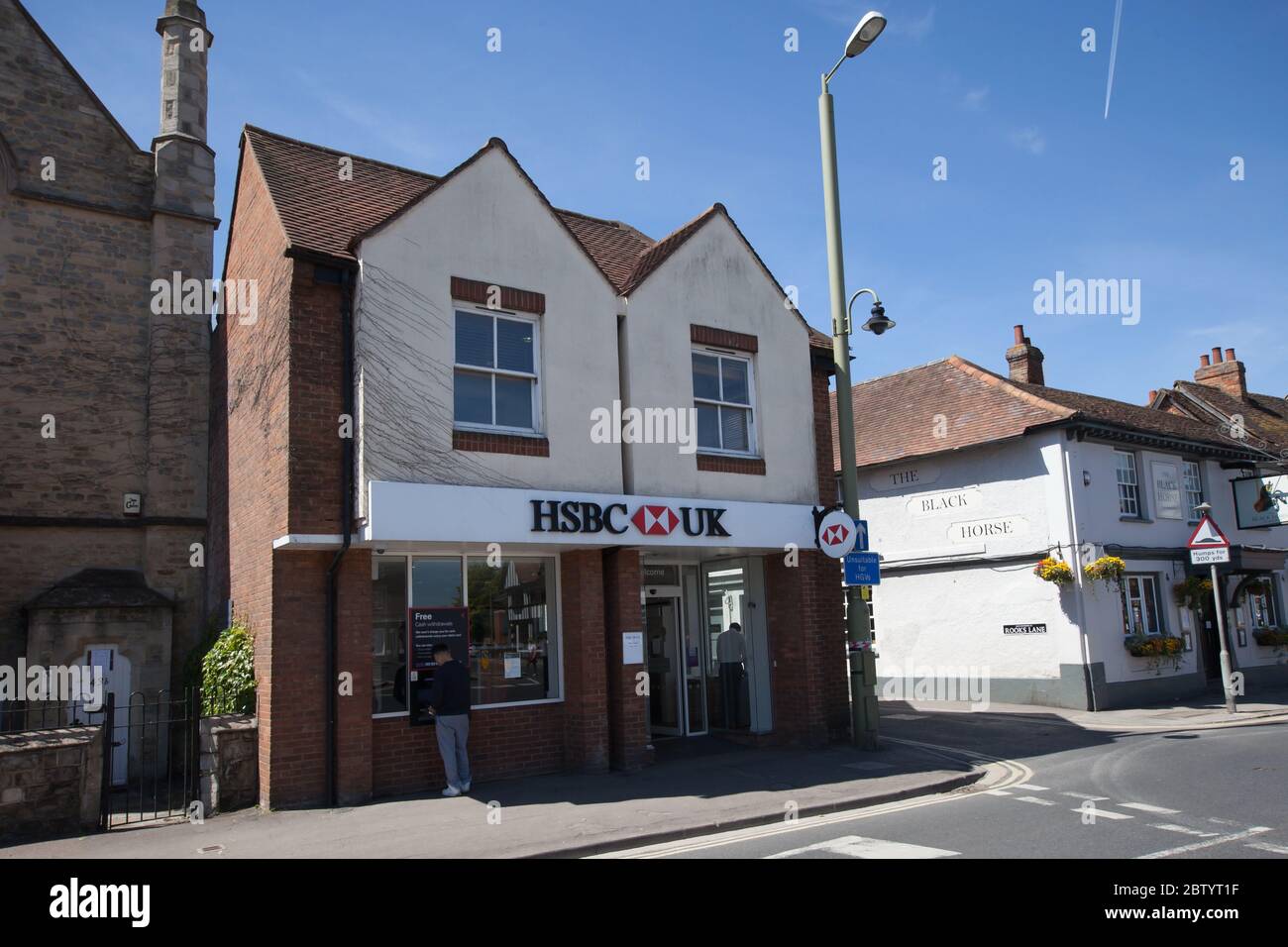 Una piccola filiale della banca HSBC a Thame, Oxfordshire, Regno Unito Foto Stock