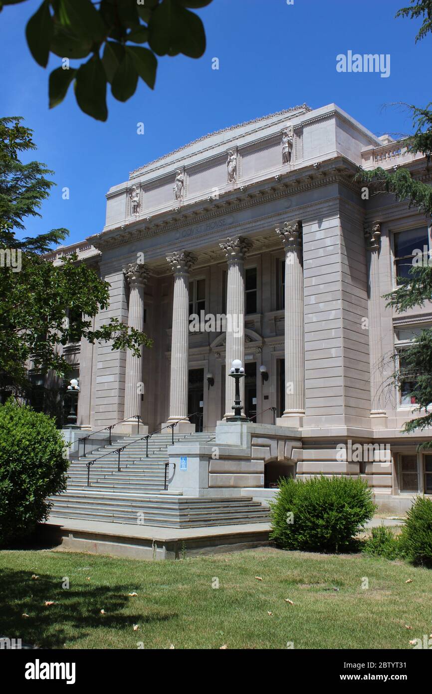 Yolo County Courthouse progettato da William H. Weeks, costruito nel 1917, Woodland, California Foto Stock