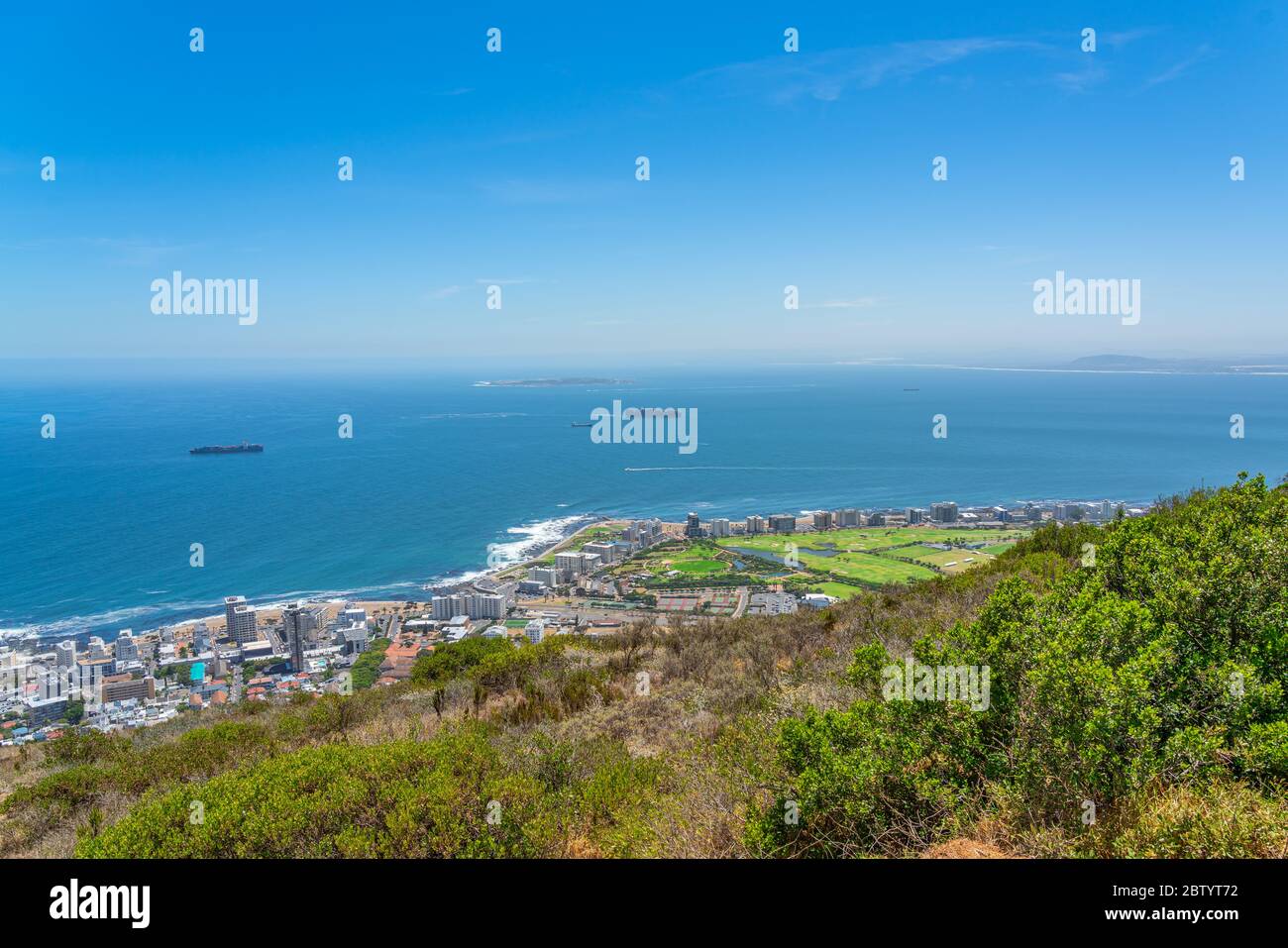 Vista panoramica di Città del Capo, Sud Africa dalla Table Mountain con lo skyline Foto Stock