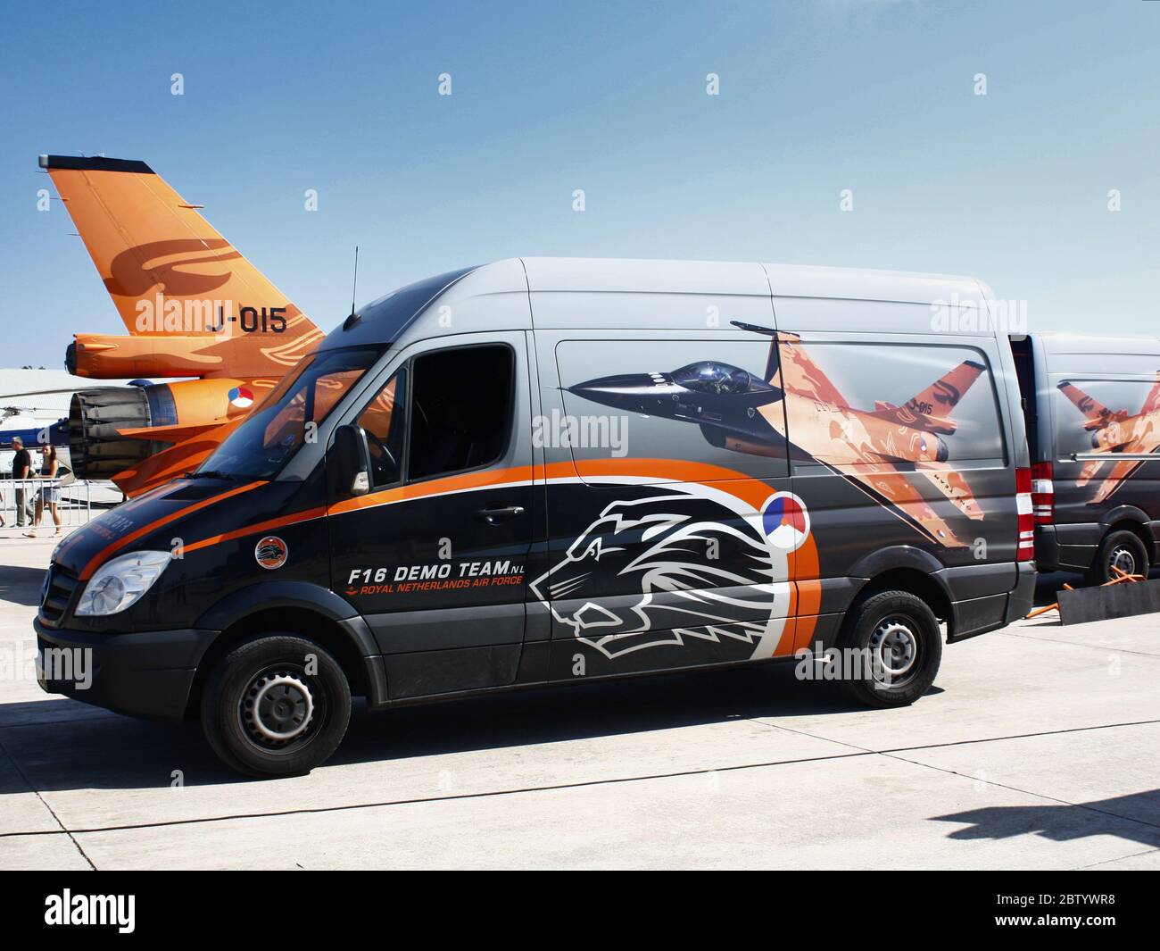 Mercedes Sprinter F16 Demo Team al secondo Airshow di Málaga, Andalusia, Spagna. Foto Stock