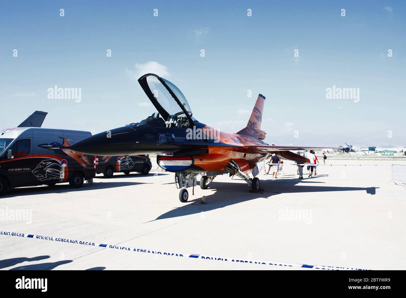 F16 Demo Team al secondo airshow di Málaga, Andalusia, Spagna. Foto Stock