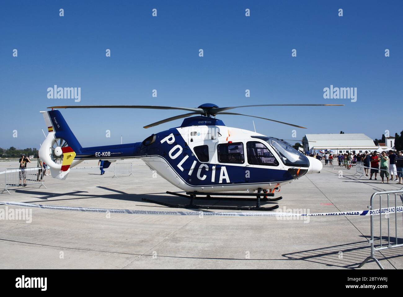 Elicottero spagnolo della polizia Eurocopter EC135 al secondo spettacolo aereo di Málaga, Andalusia, Spagna. Foto Stock