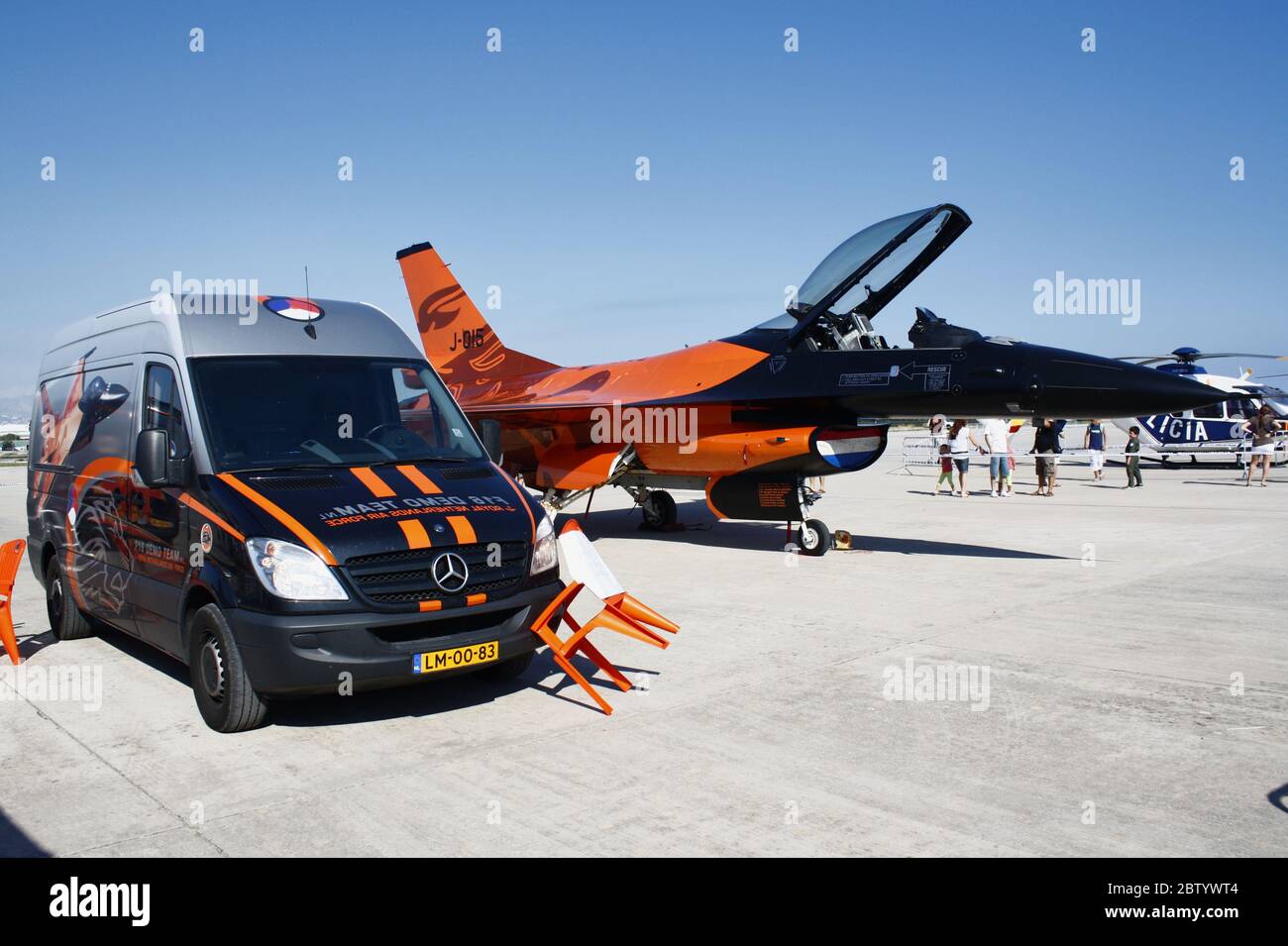 F16 Demo Team al secondo airshow di Málaga, Andalusia, Spagna. Foto Stock