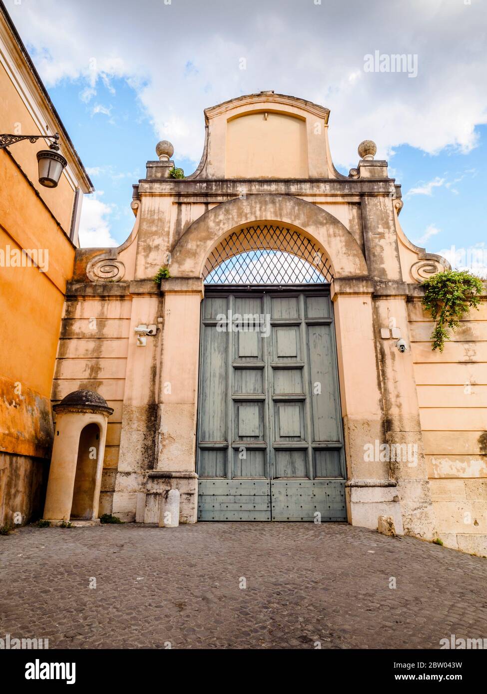 Porta del Palazzo del Quirinale in Via della Panetteria - Roma, Italia Foto Stock