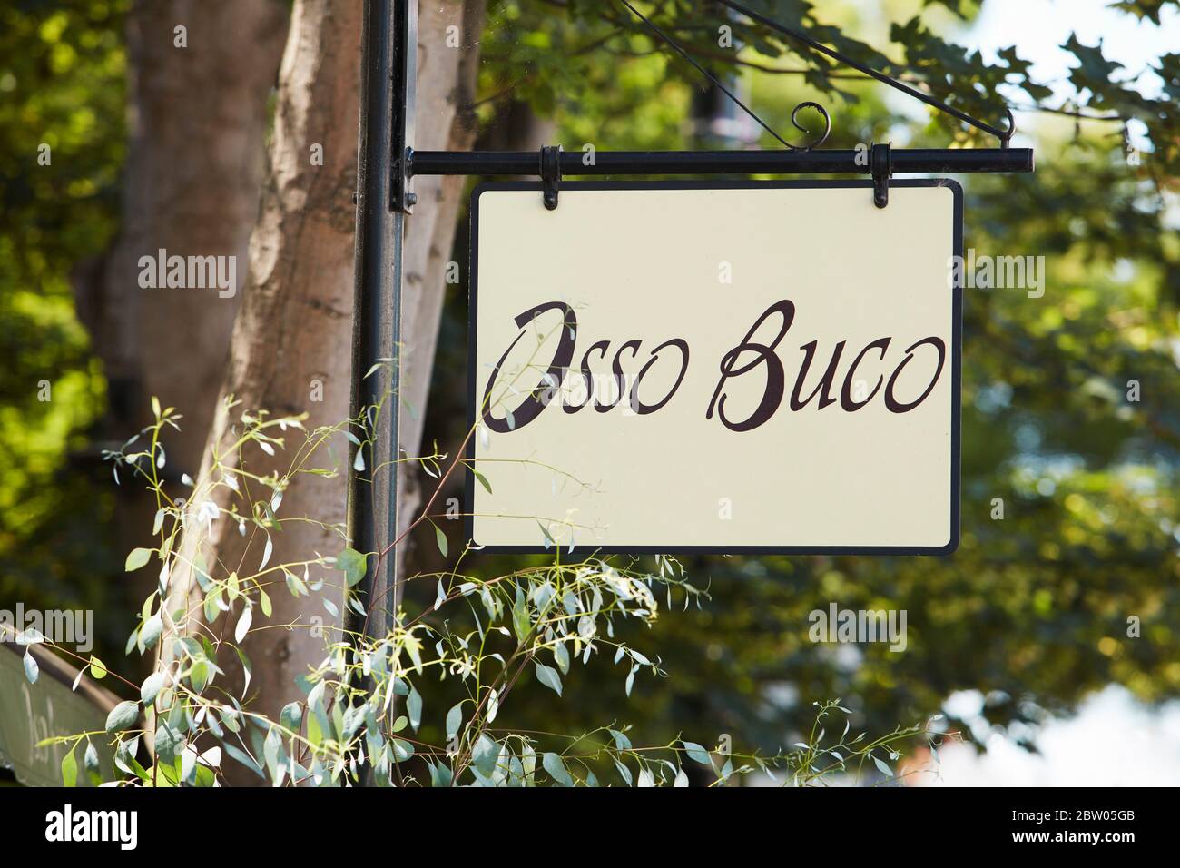 Segno del ristorante osso Buco a Weybridge, Surrey, Inghilterra, Regno Unito Foto Stock