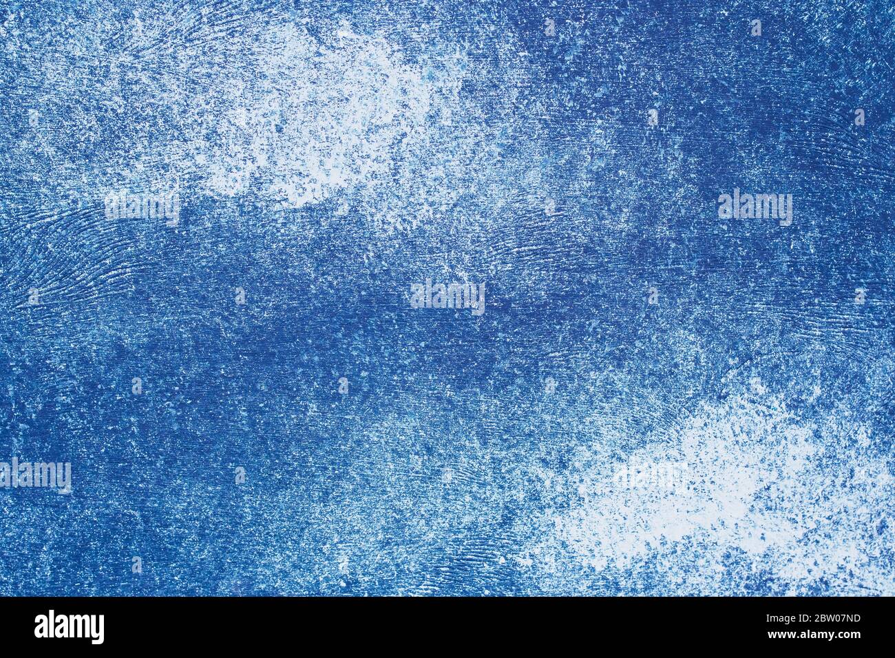 Sfondo blu. Parete grunge shabby, fondo stucco, texture spessa. Carta da parati in gesso Disegno dipinto astratto, striscione colorato Foto Stock