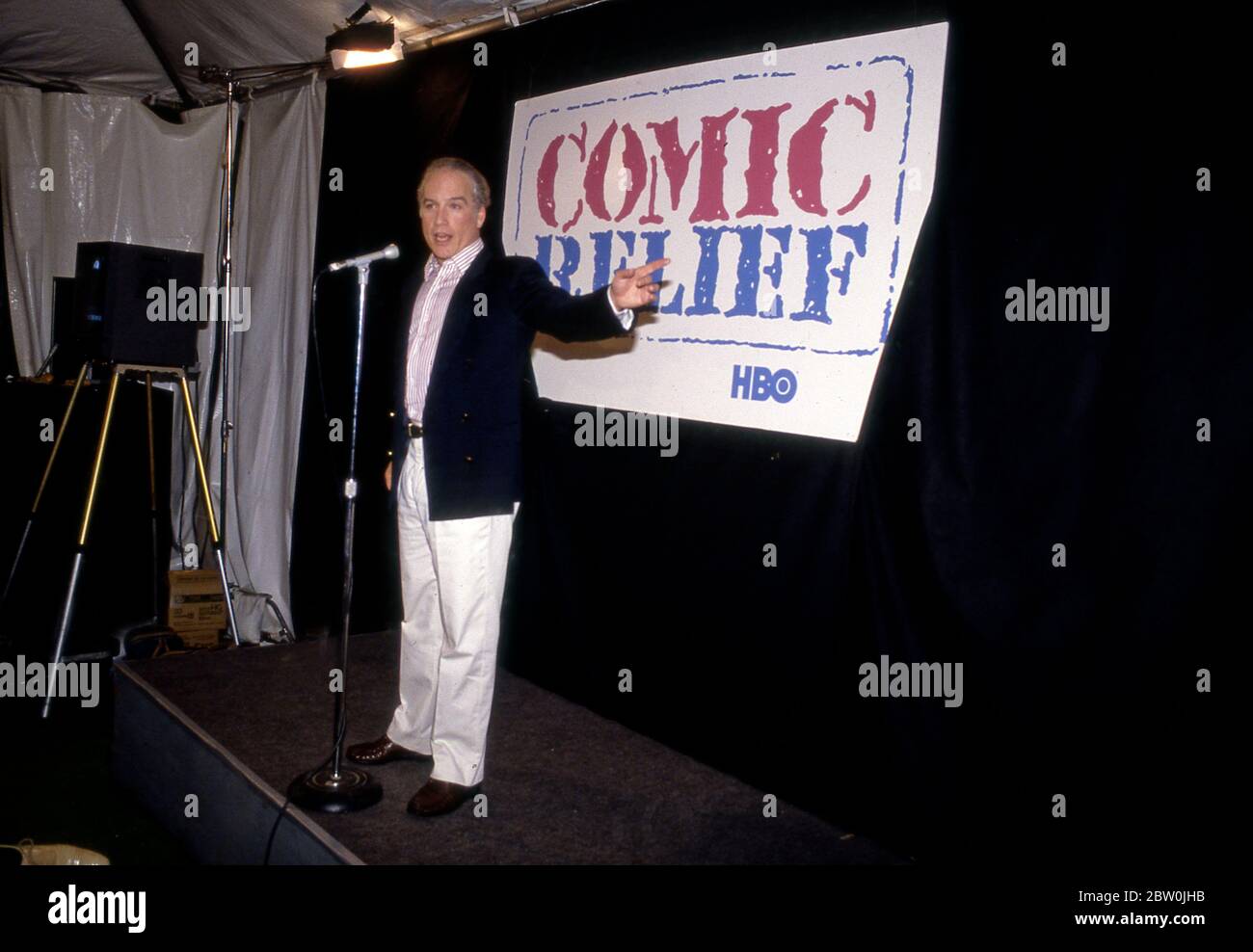 L'attore Richard Dreyfuss che aiuta a promuovere il beneficio di theComic releif per i senzatetto a Los Angeles, 1986 Foto Stock